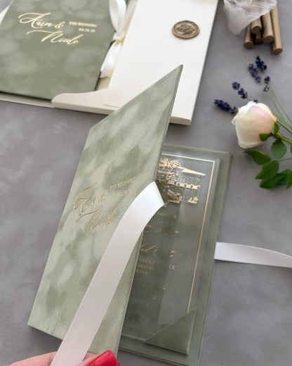 Fiori Folio Sage Green velvet folio opening with acrylic insert and velvet pocket — Polina Perri