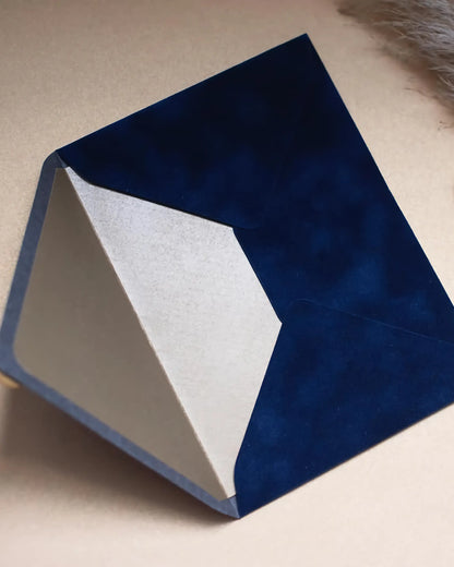 Foliage Acrylic wedding invitation Navy Blue velvet envelope close-up diamond fold — Polina Perri