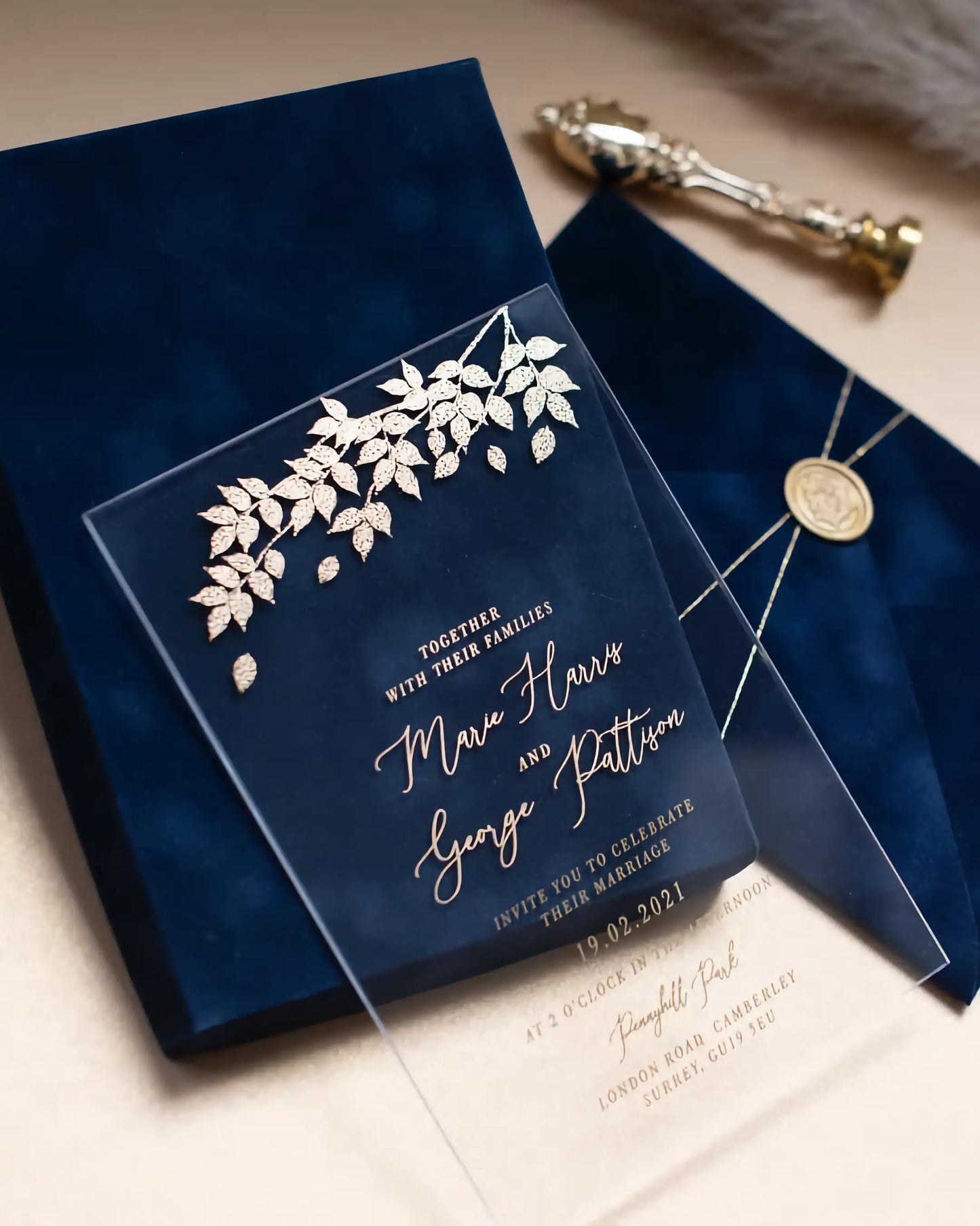 Foliage Acrylic wedding invitation with white foil foliage and Navy Blue velvet envelope with wax seal — Polina Perri
